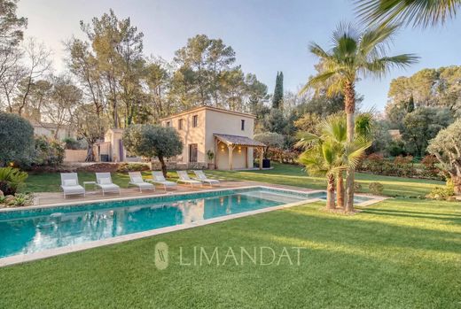 Villa in Roquefort-les-Pins, Alpes-Maritimes