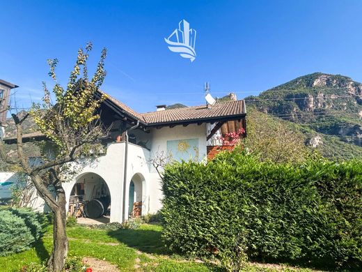 Villa in Bolzano, Trentino-Alto Adige