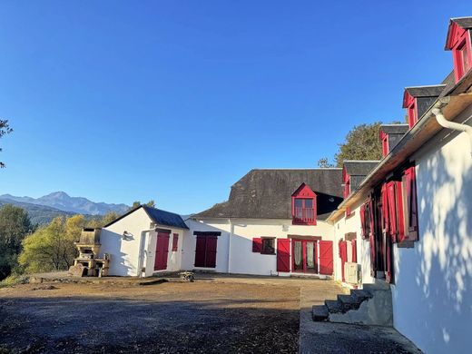 Luxe woning in Bagnères-de-Bigorre, Hautes-Pyrénées