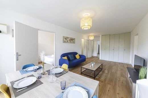 아파트 / Montmartre, Abbesses, Grandes-Carrières, Paris