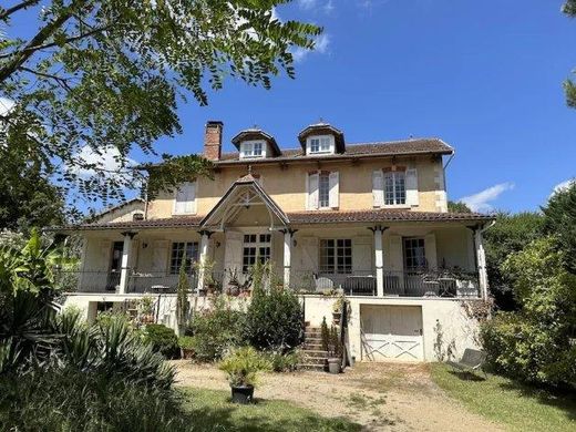 Luxury home in Montguyon, Charente-Maritime