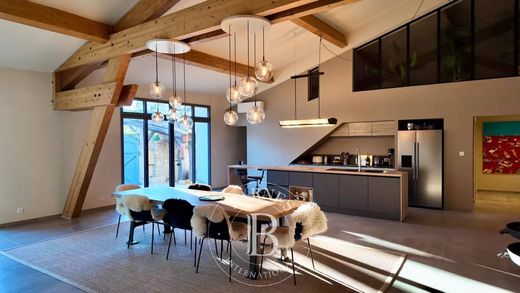 豪宅  Pernes-les-Fontaines, Vaucluse