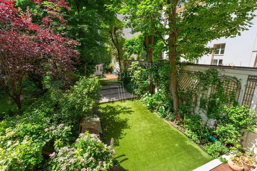 Apartment in La Muette, Auteuil, Porte Dauphine, Paris