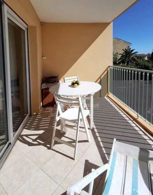 Apartment / Etagenwohnung in Bandol, Var