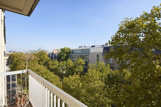 Apartment / Etagenwohnung in Tour Eiffel, Invalides – Ecole Militaire, Saint-Thomas d’Aquin, Paris
