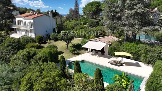 Luxe woning in La Roquette-sur-Siagne, Alpes-Maritimes