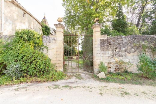 Uzès, Gardのカントリー風またはファームハウス
