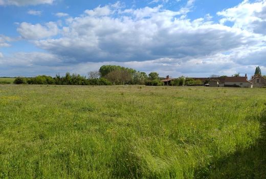 Land in Osmery, Cher