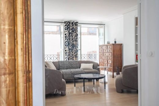 Apartment in Tour Eiffel, Invalides – Ecole Militaire, Saint-Thomas d’Aquin, Paris