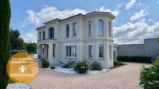 Luxe woning in Roanne, Loire