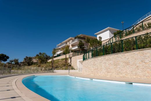 Apartment / Etagenwohnung in Le Cannet, Alpes-Maritimes