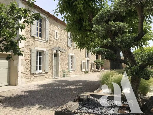 Rural or Farmhouse in Saint-Étienne-du-Grès, Bouches-du-Rhône