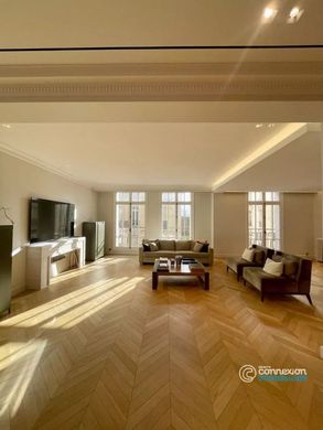 Apartment in Neuilly-sur-Seine, Hauts-de-Seine