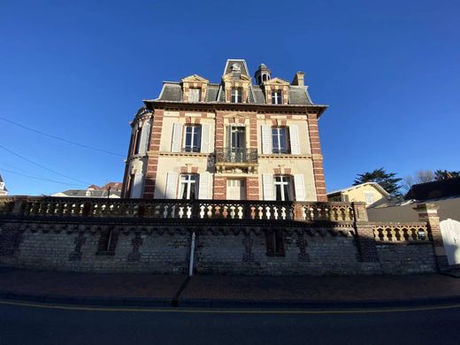 Вилла, Cabourg, Calvados