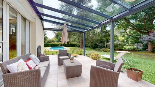 Luxury home in Dampierre-en-Yvelines, Yvelines