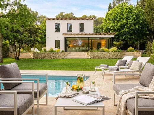 Luxus-Haus in Mougins, Alpes-Maritimes