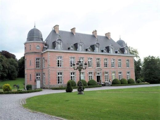Schloss / Burg in Maubeuge, Nord