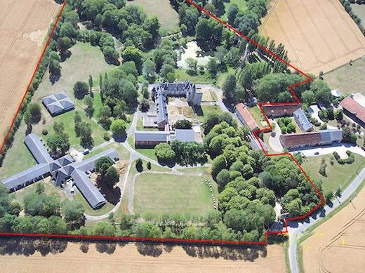 ‏אחוזה ב  Cornusse, Cher