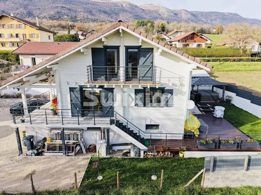 Luxe woning in Saint-Jean-de-Gonville, Ain