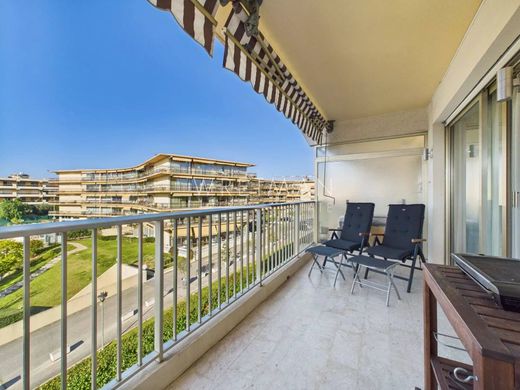 Apartment in Saint-Laurent-du-Var, Alpes-Maritimes