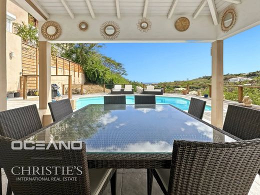 Villa in Les Jardins D’Orient Bay