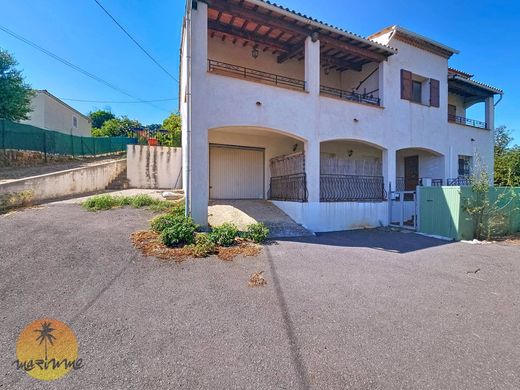 Luxus-Haus in Saint-Laurent-du-Var, Alpes-Maritimes