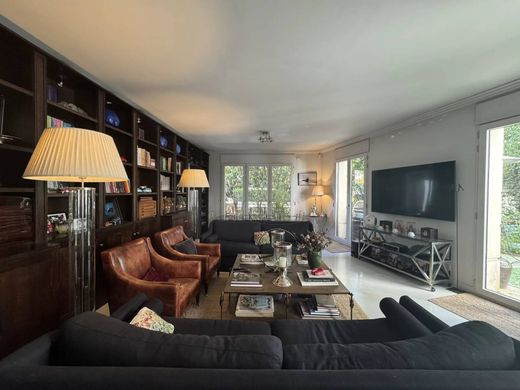 Apartment / Etagenwohnung in Neuilly-sur-Seine, Hauts-de-Seine