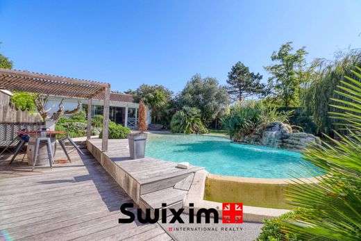 Saint-Estèphe, Girondeの高級住宅