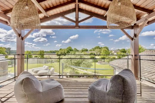 Luxus-Haus in Marcenais, Gironde