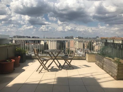 Apartment in Salpêtrière, Butte-aux-Cailles, Croulebarbe, Paris