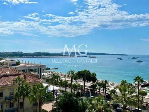 Apartment / Etagenwohnung in Cannes, Alpes-Maritimes