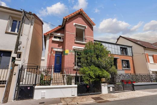 Luxus-Haus in Colombes, Hauts-de-Seine