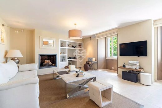 Apartment in Mougins, Alpes-Maritimes