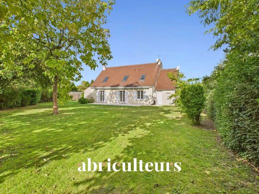 Luxury home in Avilly-Saint-Léonard, Oise