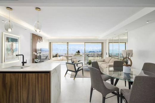 Apartment / Etagenwohnung in Cannes, Alpes-Maritimes