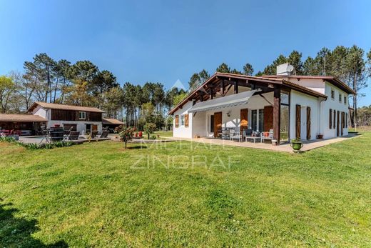 Luxury home in Salles, Gironde