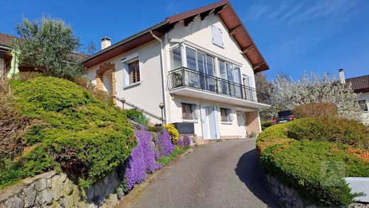 Luxury home in Jacob-Bellecombette, Savoy