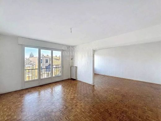 Apartment in Châtenay-Malabry, Hauts-de-Seine