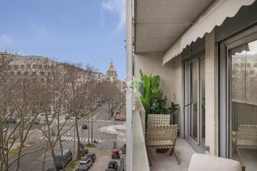 Apartment in Tour Eiffel, Invalides – Ecole Militaire, Saint-Thomas d’Aquin, Paris