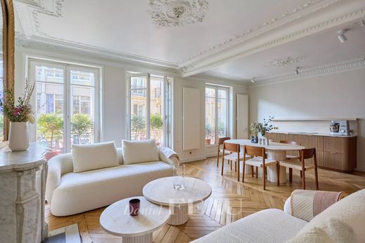 Apartment in Tour Eiffel, Invalides – Ecole Militaire, Saint-Thomas d’Aquin, Paris