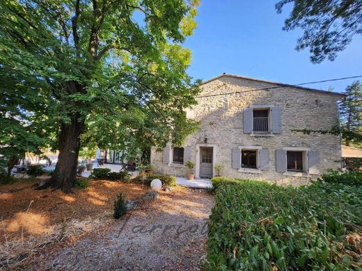 Demeure ou Maison de Campagne à La Touche, Drôme