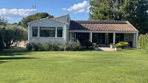 ‏בתי יוקרה ב  ארל, Bouches-du-Rhône