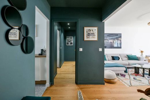 Apartment in Tour Eiffel, Invalides – Ecole Militaire, Saint-Thomas d’Aquin, Paris