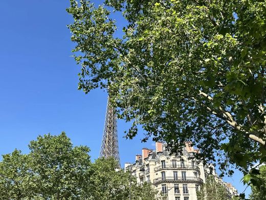Apartment in Tour Eiffel, Invalides – Ecole Militaire, Saint-Thomas d’Aquin, Paris