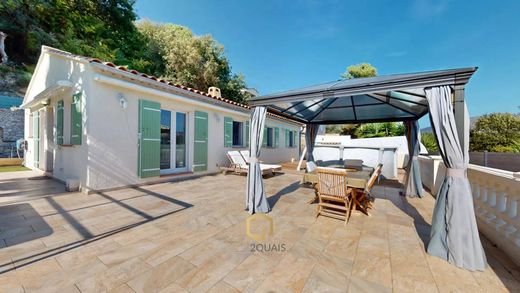 Luxus-Haus in Gattières, Alpes-Maritimes