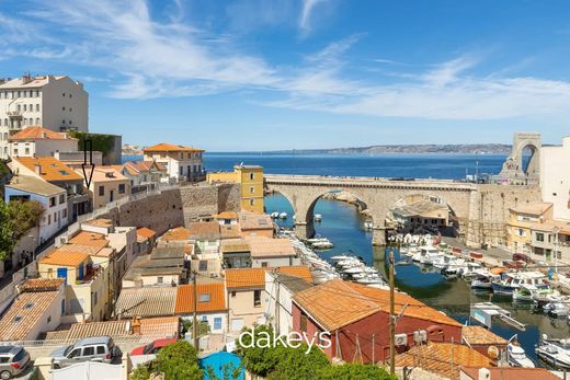 Land in Marseille, Bouches-du-Rhône