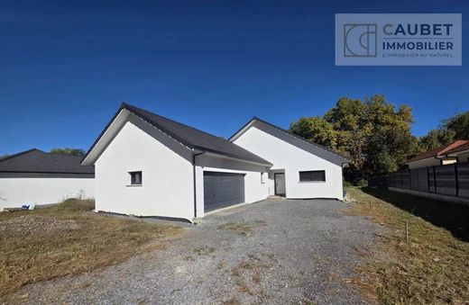 Casa di lusso a Lescar, Pirenei atlantici