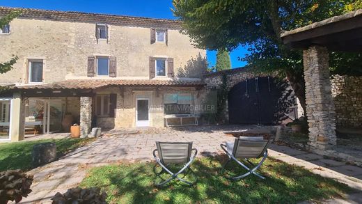 Demeure ou Maison de Campagne à Allan, Drôme