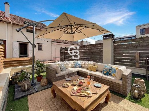 Casa de lujo en Suresnes, Altos de Sena