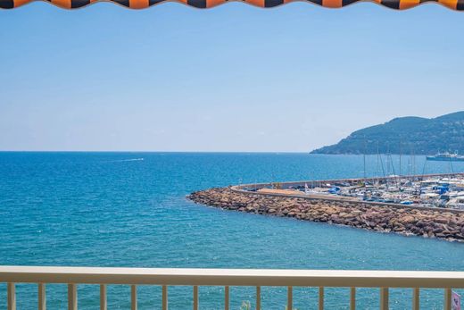 Apartment in Mandelieu-la-Napoule, Alpes-Maritimes